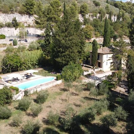 Отель Pieve Sant'Angelo Кампелло-суль-Клитунно Экстерьер фото