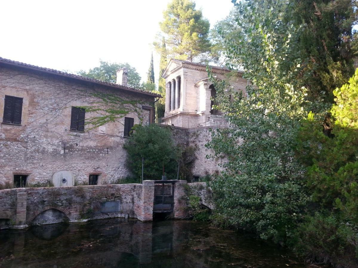 Отель Pieve Sant'Angelo Кампелло-суль-Клитунно Экстерьер фото